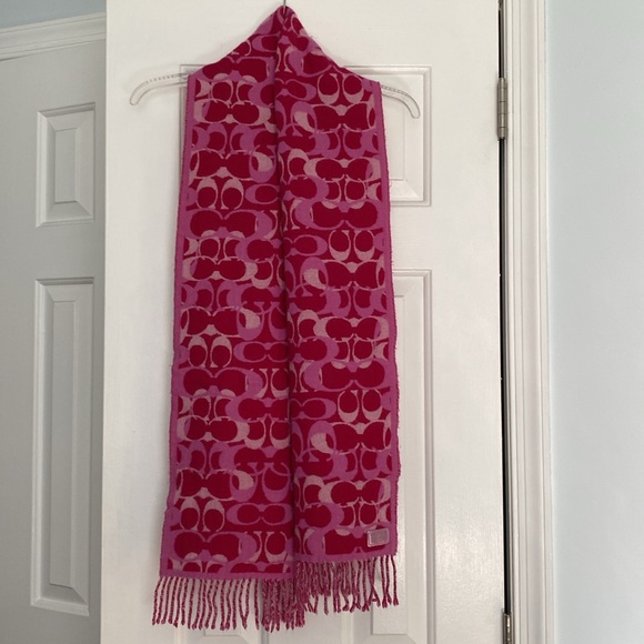 Coach Scarf. Wool/cashme blend - Picture 2 of 7